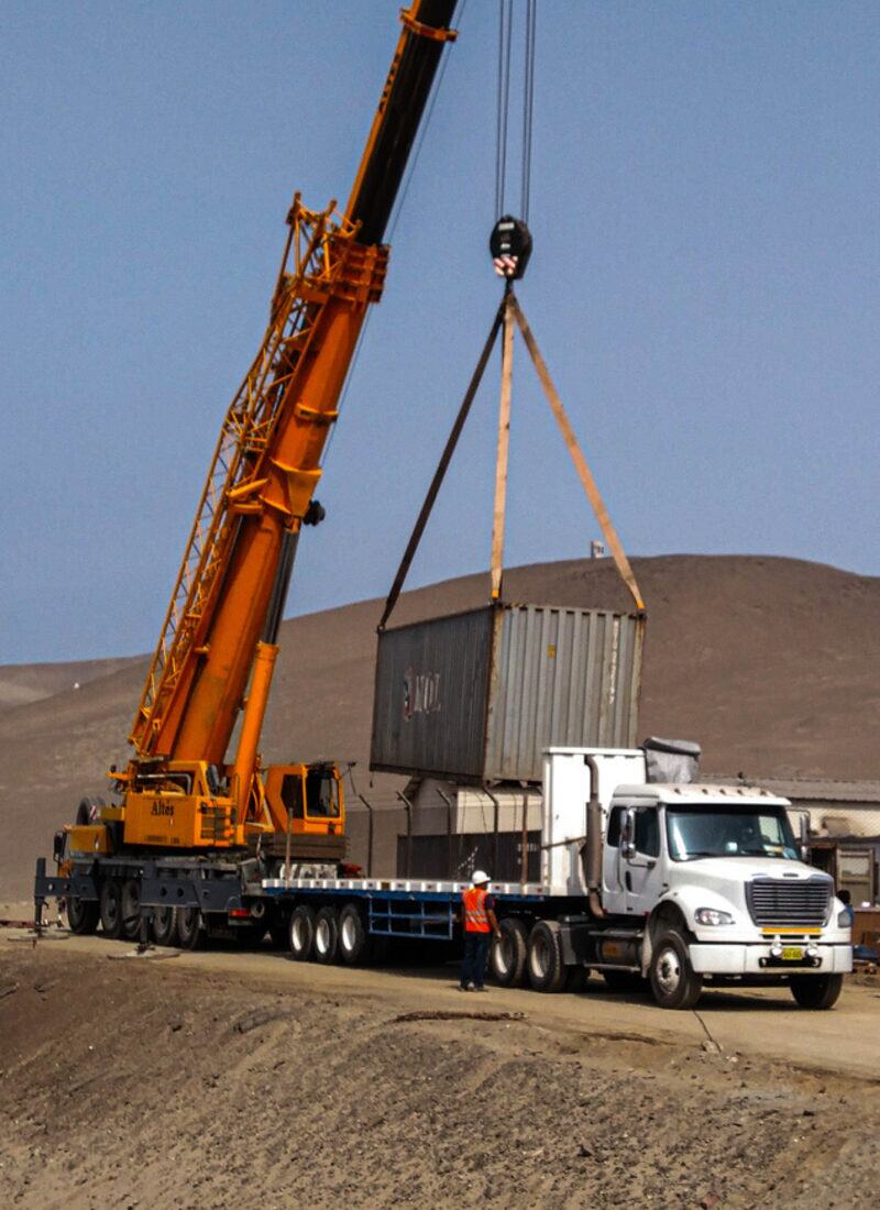 Maniobra de izaje con grúa — Horizons Logistic